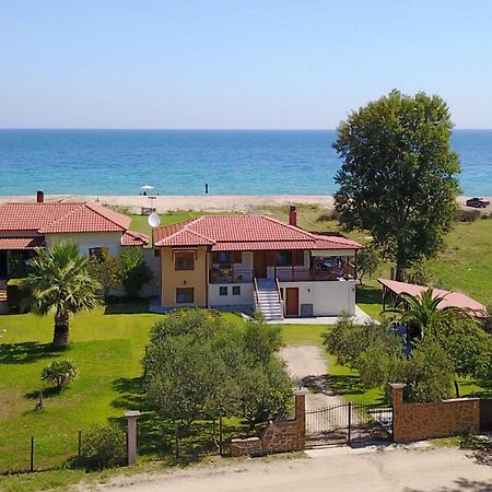 Villa Ilyos Ієрісос Екстер'єр фото
