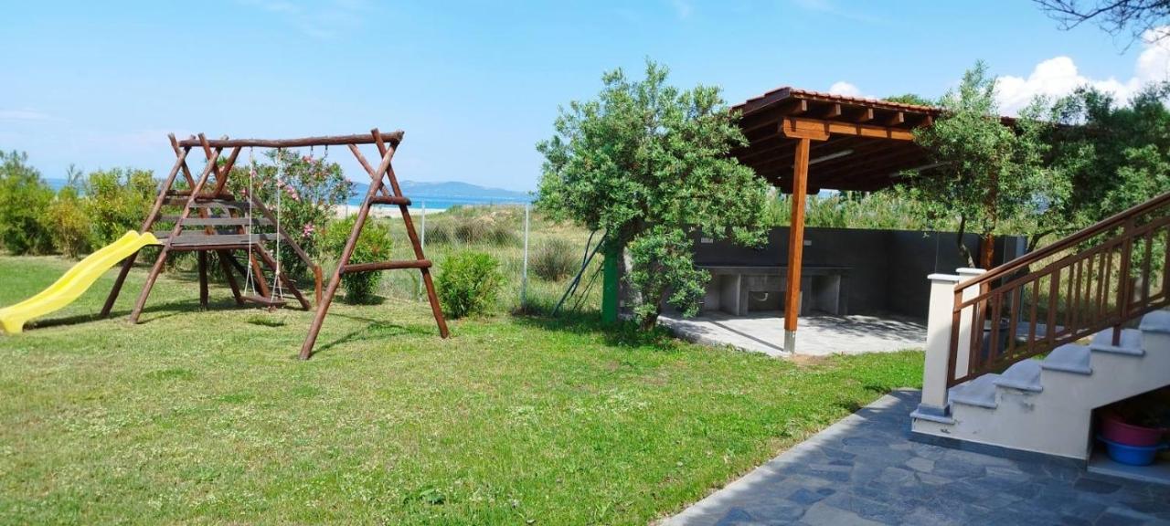 Villa Ilyos Ієрісос Екстер'єр фото